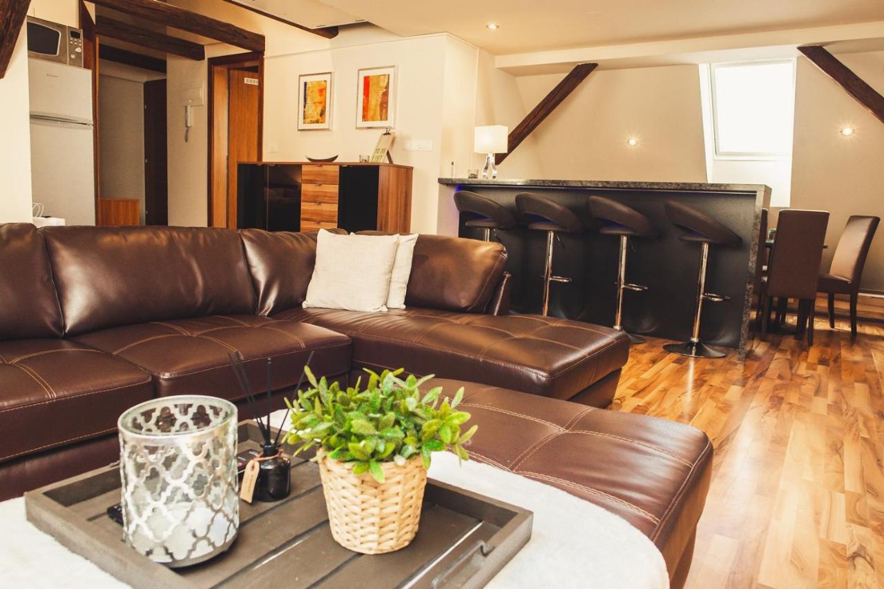 Skol Apartment S Parkiriscem 첼레 외부 사진